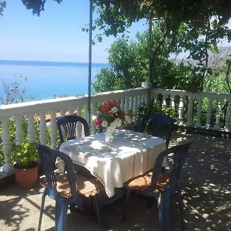 Emili Apartament *